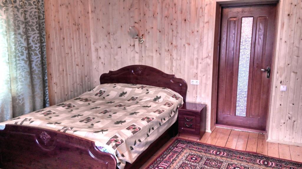 Cottage Ozerniy Lazeshchyna Room photo