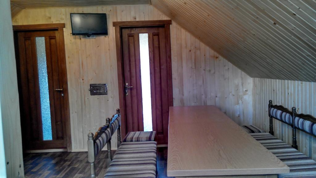 Cottage Ozerniy Lazeshchyna Room photo