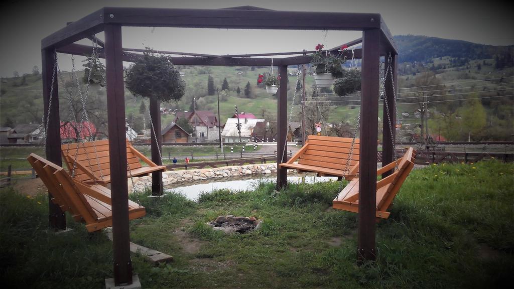 Cottage Ozerniy Lazeshchyna Exterior photo